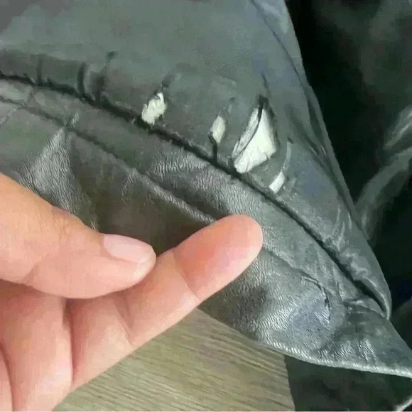 HOLT RENFREW BLACK LEATJER WINTER COAT FOR MEN SIZE M/L - Picture 10 of 16